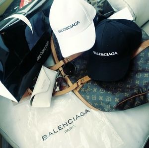 Balenciag dad hat
